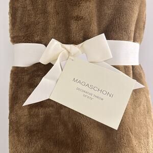 SPICED RUM Magaschoni Home 50"x70" Throw Blanket MSRP $78, NEW